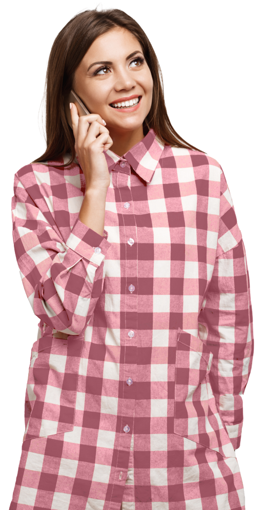 mujer hablando por teléfono